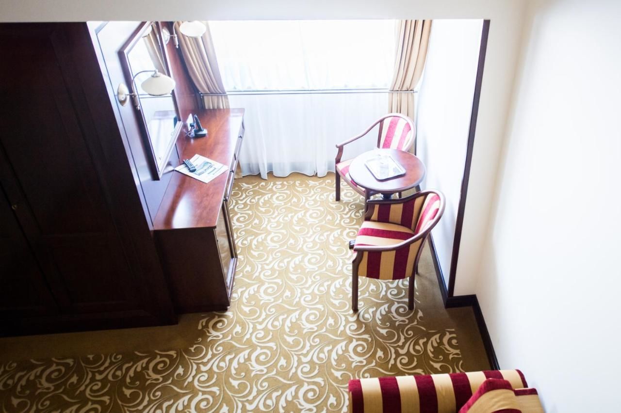Отель Hotel Silva Busteni Буштени-35