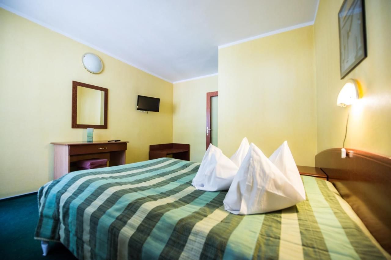 Отель Hotel Silva Busteni Буштени-36