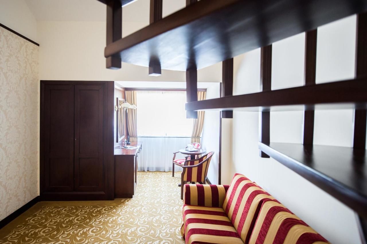 Отель Hotel Silva Busteni Буштени-42