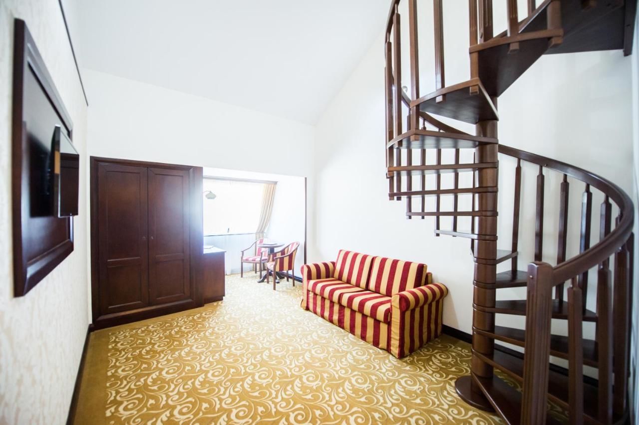 Отель Hotel Silva Busteni Буштени-43