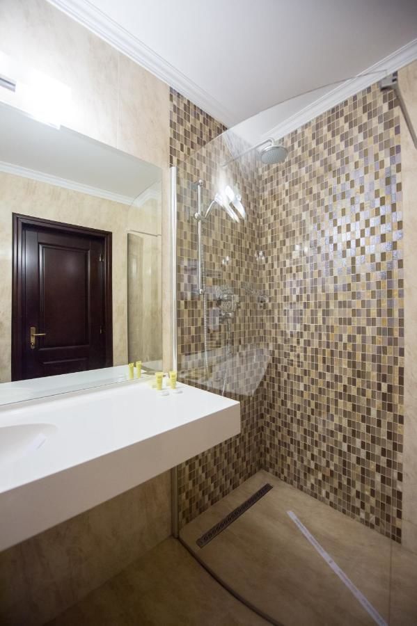 Отель Hotel Silva Busteni Буштени-47