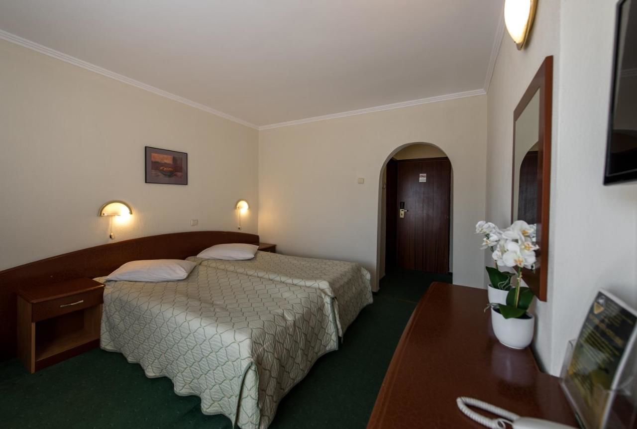 Отель Hotel Silva Busteni Буштени